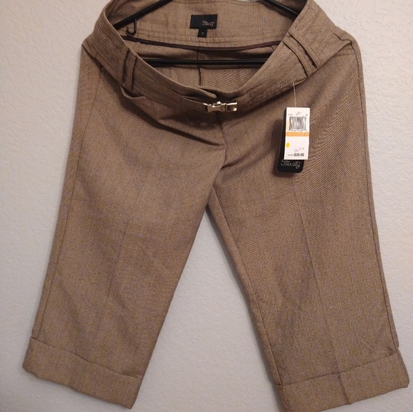 Star City Pants - 😍NWT Star City Brand Size 7 Dress Shorts